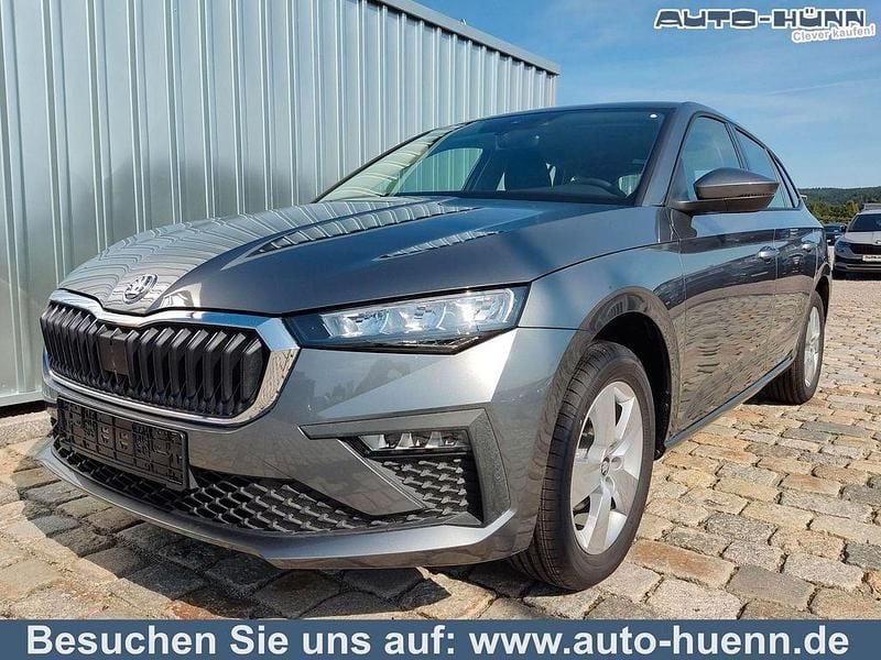 Graphitgrau metallic Neu 2025 Skoda Scala Plus Edition Kleinwagen | 20.990 € (Fairer Preis) - Bild 1/4