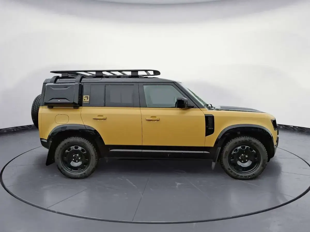 Neu Land Rover Defender 349 PS (256 kW) 2026 Gelb SUV