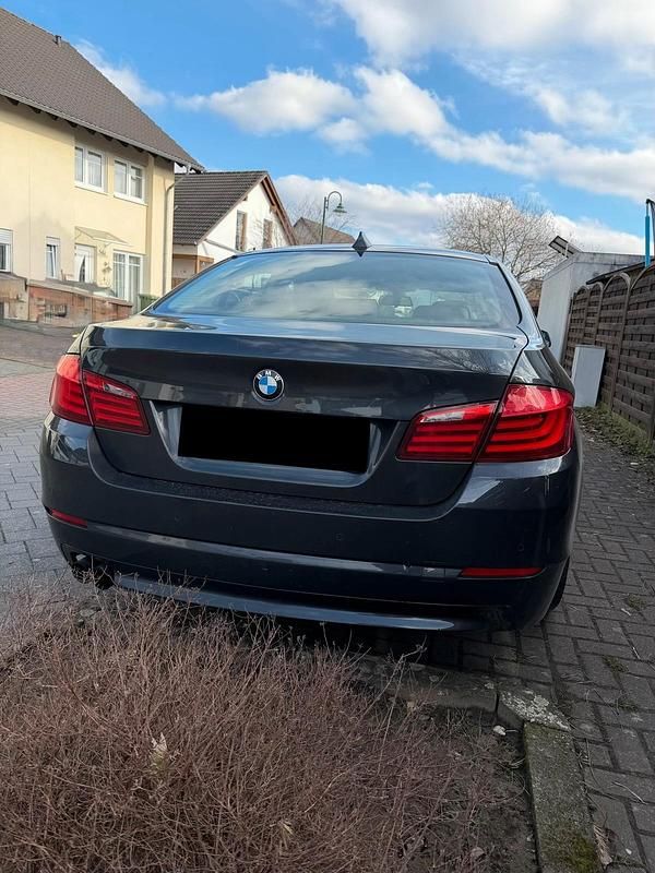 Gebraucht BMW 523 204 PS (150 kW) 2011 Schwarz Limousine