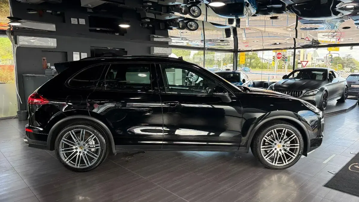 Gebraucht Porsche Cayenne Sport 385 PS (283 kW) 2014 Tiefschwarz SUV