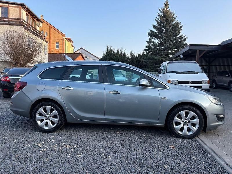 Gebraucht Opel Astra Innovation 165 PS (121 kW) 2013 Silber Kombi