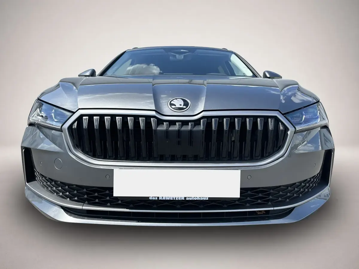 Gebraucht Skoda Superb Selection 150 PS (110 kW) 2025 Grau Kombi