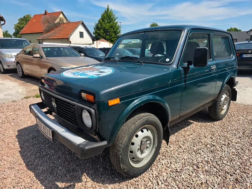Gebraucht Lada niva 82 PS (60 kW) 2010 Grün SUV