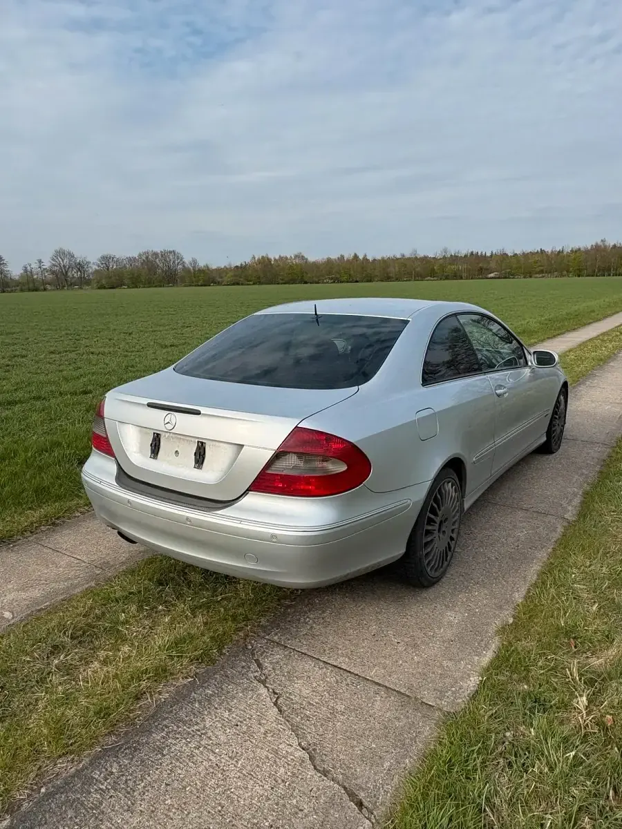 Gebraucht Mercedes CLK200 163 PS (119 kW) 2006 Silber Coupé