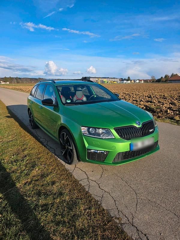 Gebraucht Skoda Octavia RS 220 PS (161 kW) 2015 Grün Kleinwagen