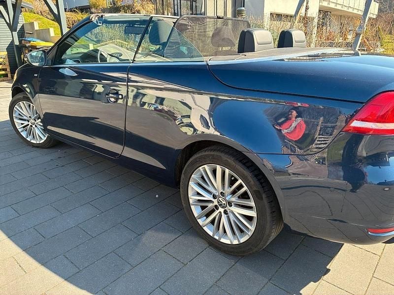 Gebraucht VW Eos Cup 160 PS (117 kW) 2015 Blau Cabrio