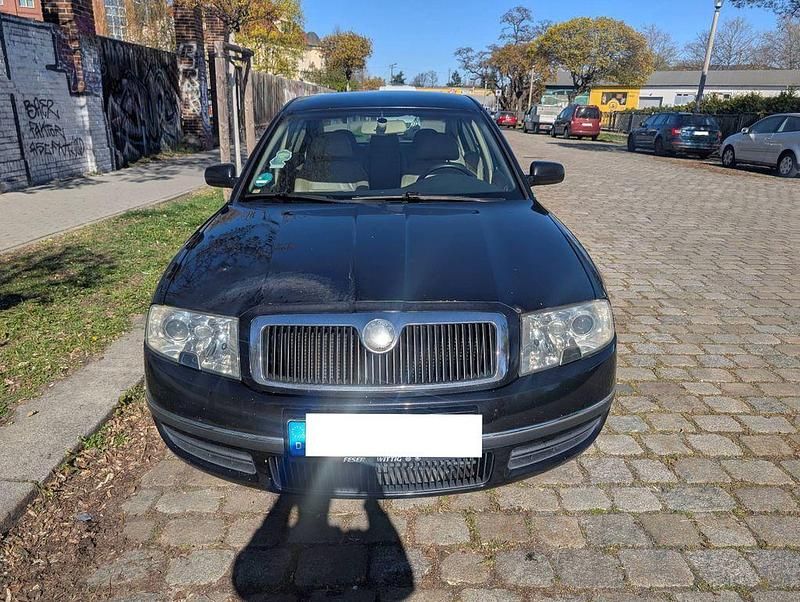 Używany Skoda Superb Elegance 193 KM (141 kW) 2004 Czarny Sedan/Limuzyna