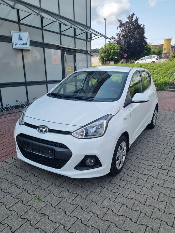 Weiß Gebraucht 2015 Hyundai i10 Style Kleinwagen | 4.999 € (Superpreis) - Bild 1/4