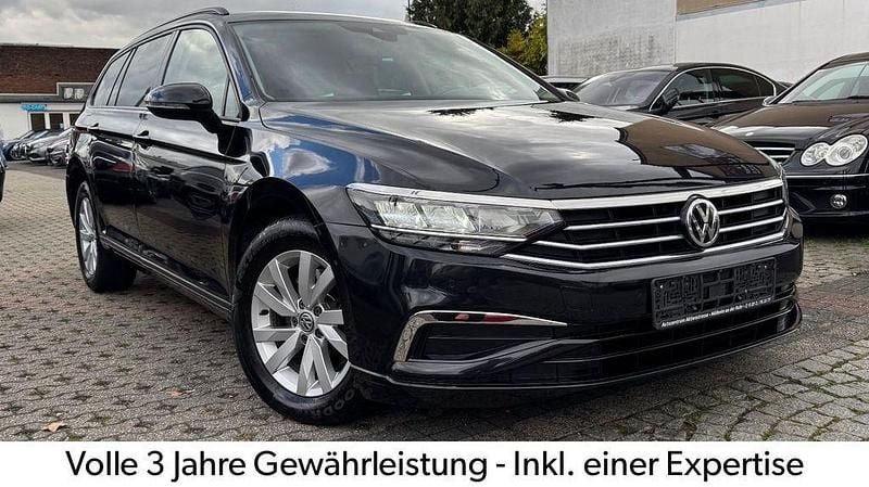 Schwarz Gebraucht 2020 VW Passat Kombi | 14.398 € (Fairer Preis) - Bild 1/4