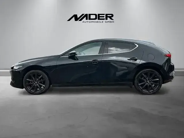 Gebraucht Mazda 3 122 PS (89 kW) 2023 Schwarz Limousine