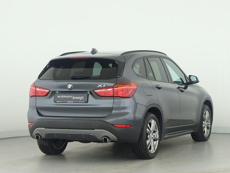 Gebraucht BMW X1 Sport Line 190 PS (139 kW) 2015 Grau metallic SUV