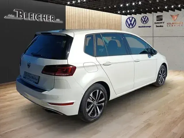 Gebraucht VW Golf VII IQ Drive 116 PS (85 kW) 2020 Weiss Van / Kleinbus