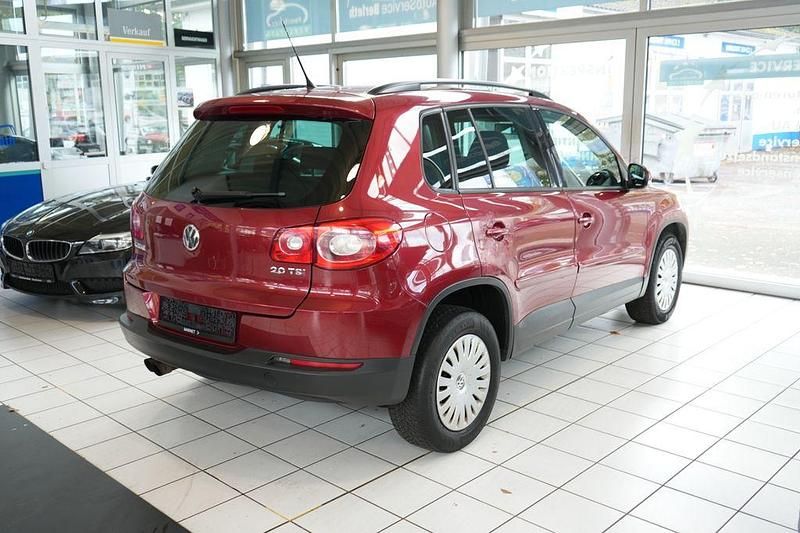 Gebraucht VW Tiguan Track & Field 170 PS (125 kW) 2009 Rot SUV