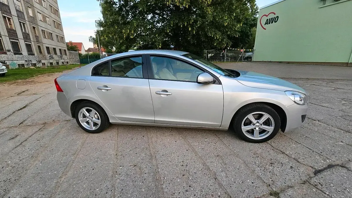 Gebraucht Volvo S60 150 PS (110 kW) 2011 Silber Limousine