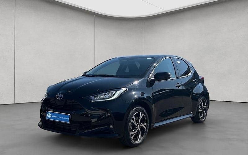 Neu Toyota Yaris Hybrid 116 PS (85 kW) 2025 Schwarz Limousine