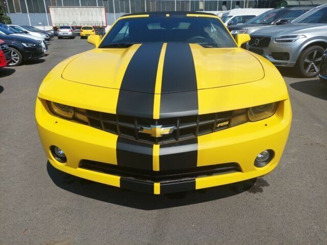 Gebraucht Chevrolet Camaro LT 316 PS (232 kW) 2011 Gelb Cabrio