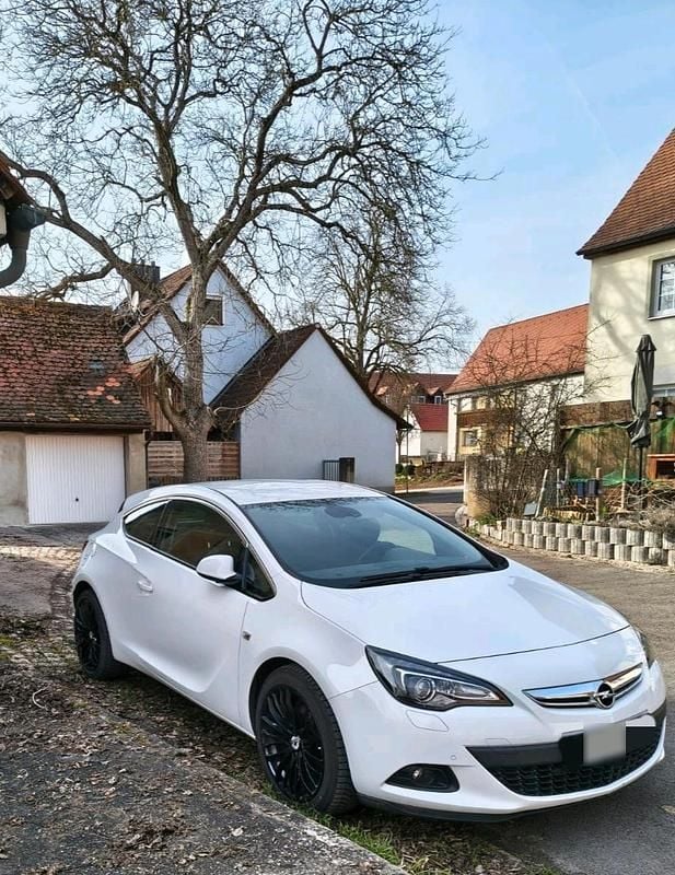 Gebraucht Opel Astra GTC 200 PS (147 kW) 2014 Weiß Coupé