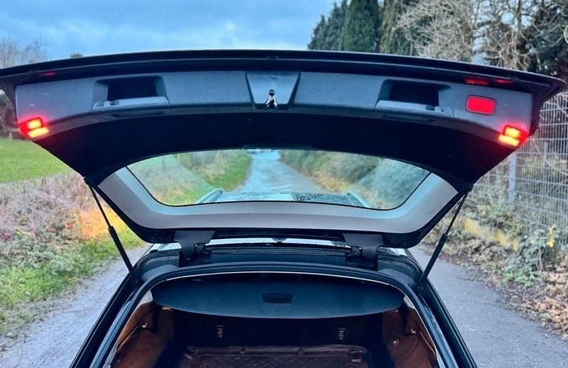 Gebraucht Mercedes E300 231 PS (169 kW) 2011 Schwarz Kombi