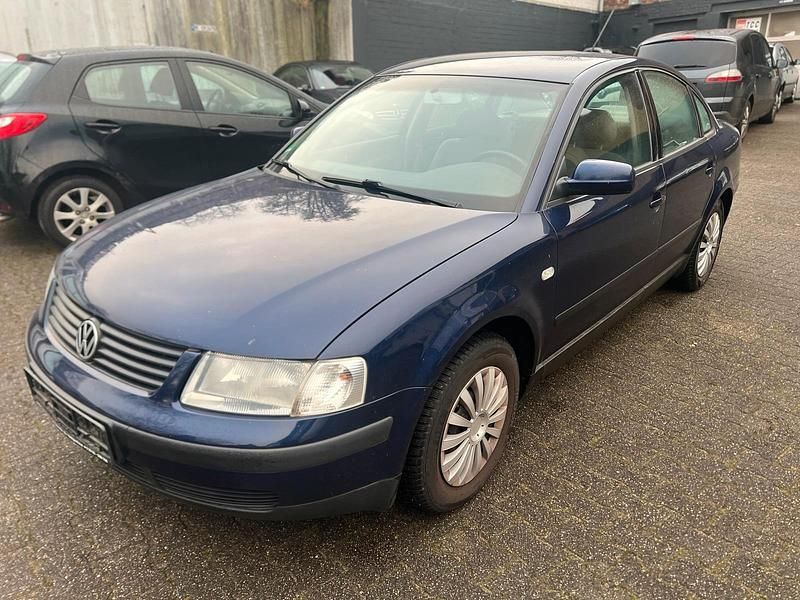 Blau Gebraucht 2000 VW Passat Limousine | 1.199 € (Guter Preis) - Bild 1/4