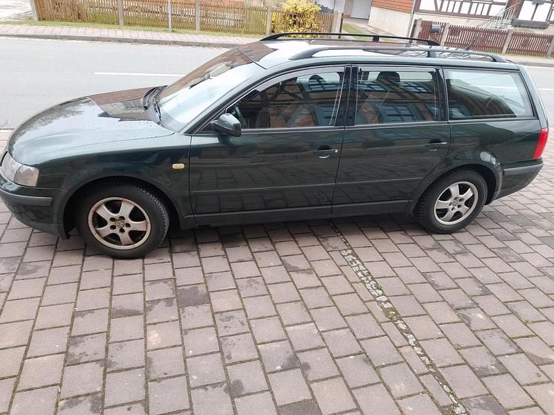 Gebraucht VW Passat 111 PS (81 kW) 1999 Grün Kombi