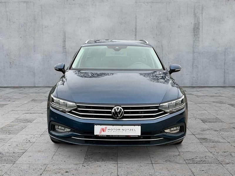 Gebraucht VW Passat Business 200 PS (147 kW) 2022 Blau Kombi