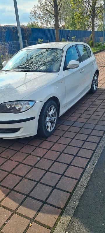 Gebraucht BMW 116 122 PS (89 kW) 2010 Grau Kleinwagen