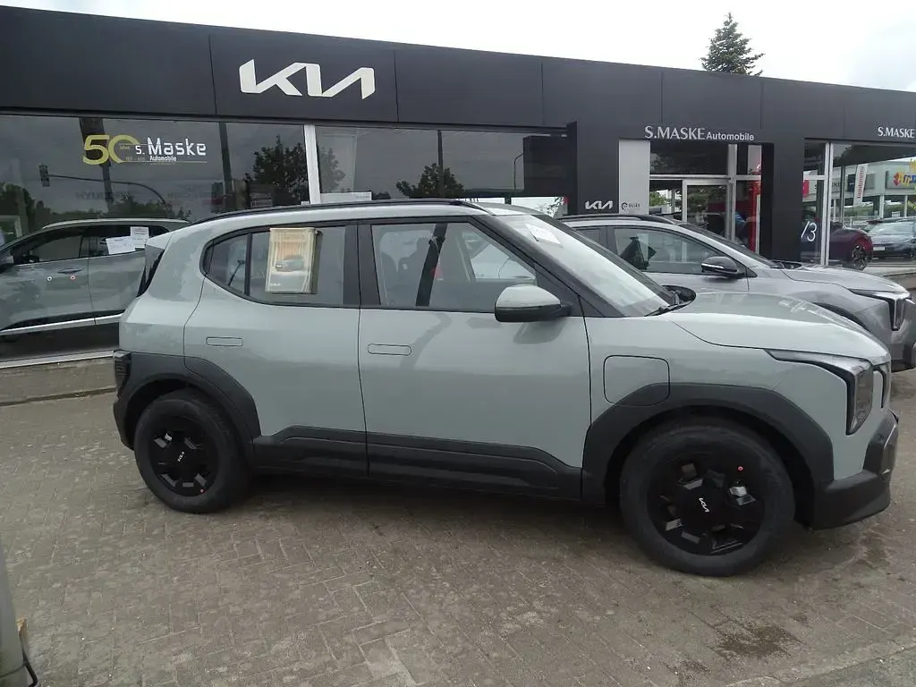 Neu Kia EV2 Air 108 kW (147 PS) 2026 Grau SUV