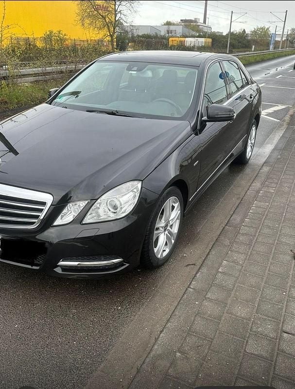 Gebraucht Mercedes 220 170 PS (125 kW) 2011 Schwarz Limousine