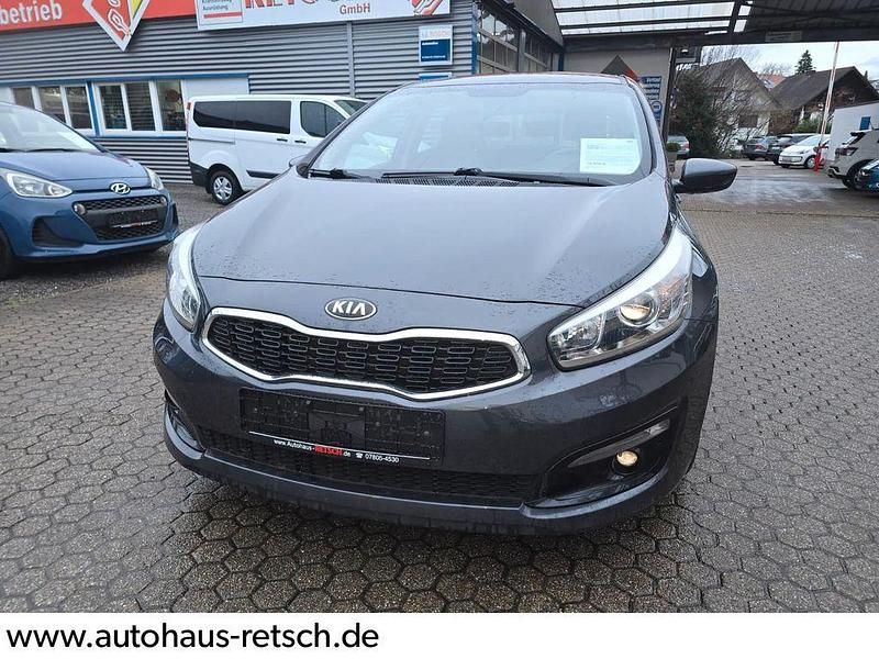 Gebraucht 2016 Kia Ceed Kleinwagen | 10.900 € (Fairer Preis) - Bild 1/4