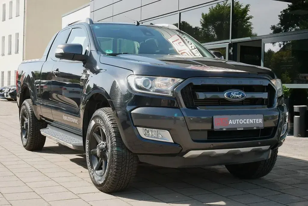 Gebraucht Ford Ranger Wildtrack 200 PS (147 kW) 2017 Pantherschwarz metallic (metallic) Pickup