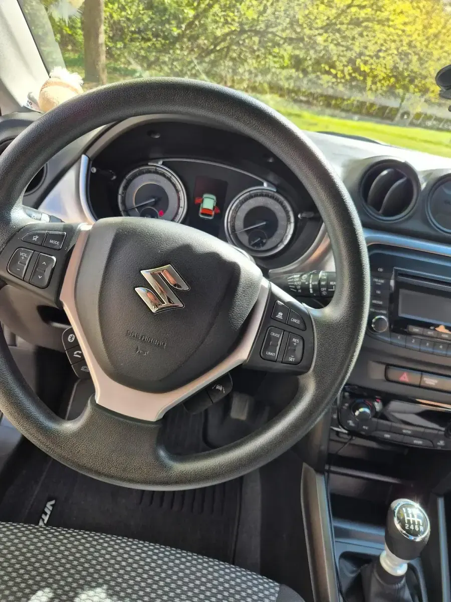 Gebraucht Suzuki Vitara 129 PS (94 kW) 2021 Schwarz SUV