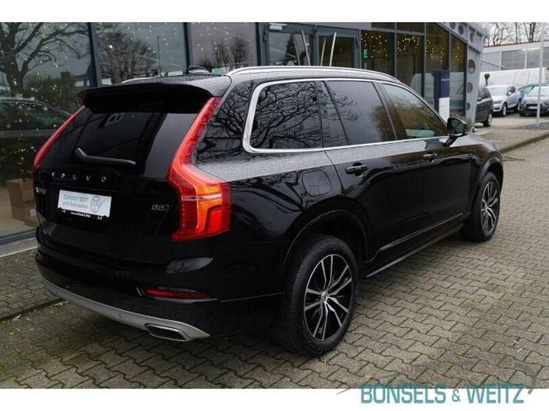 Gebraucht Volvo XC90 Momentum 235 PS (172 kW) 2021 Schwarz SUV