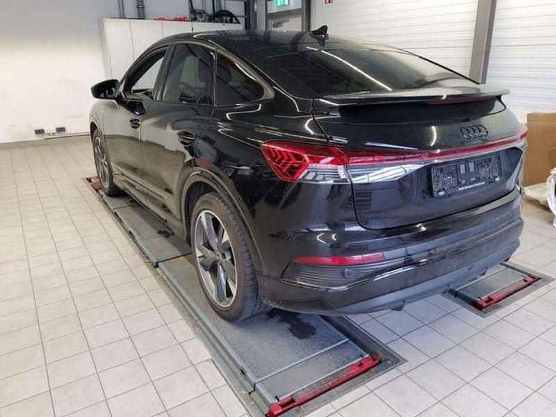 Gebraucht Audi e-tron Sportback S-Line 125 kW (170 PS) 2022 Mythosschwarz (metallic) SUV