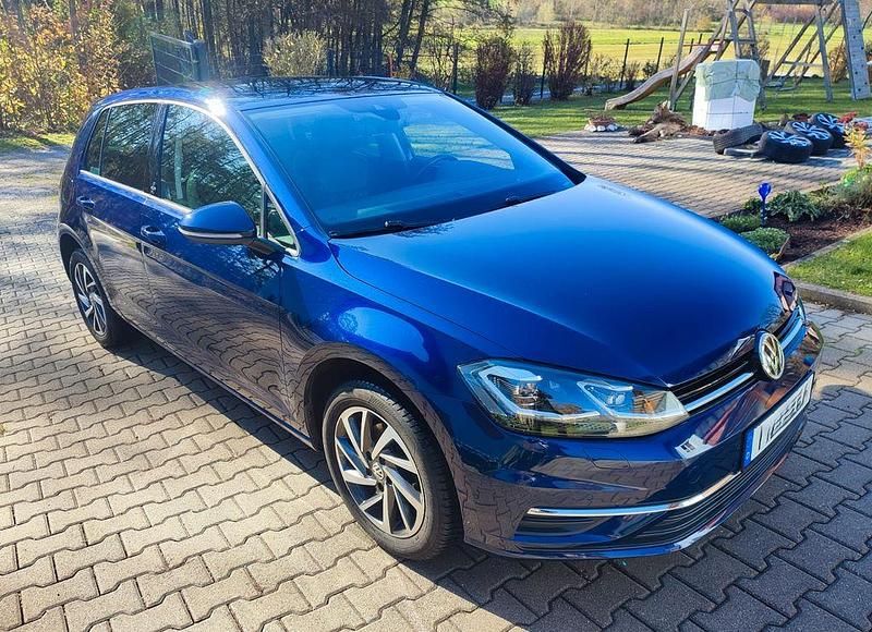 Blau Gebraucht 2017 VW Golf VII Sound Limousine | 11.780 € (Guter Preis) - Bild 1/4