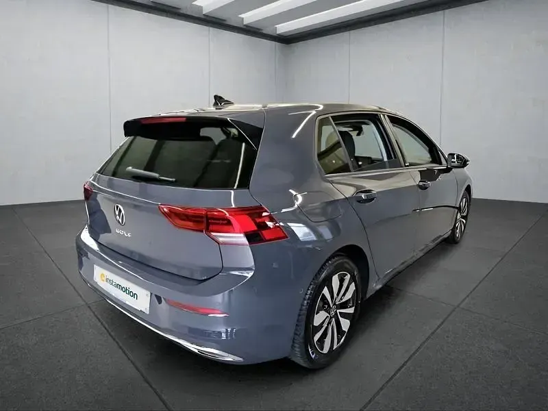 Gebraucht VW Golf VIII Move 110 PS (80 kW) 2024 Grau Kleinwagen