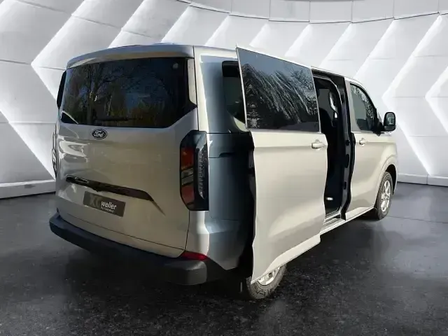 Gebraucht Ford Tourneo Custom Trend 136 PS (100 kW) 2026 Silber Van