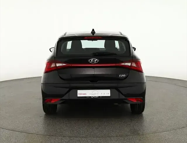 Gebraucht Hyundai i20 Trend 101 PS (74 kW) 2022 Schwarz Limousine