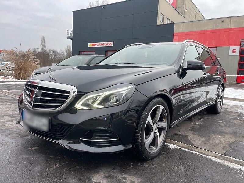 Gebraucht Mercedes E250 Avantgarde 204 PS (150 kW) 2014 Schwarz Kombi