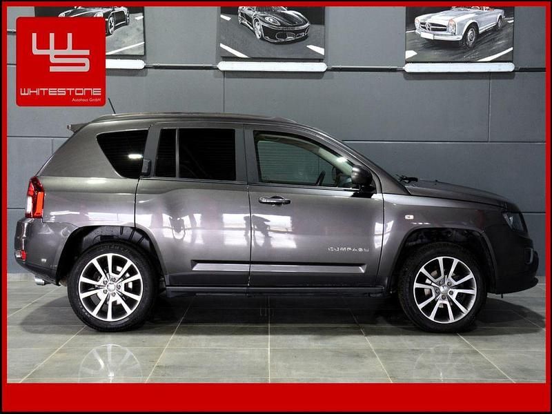 Gebraucht Jeep Compass Limited 170 PS (125 kW) 2015 Grau SUV