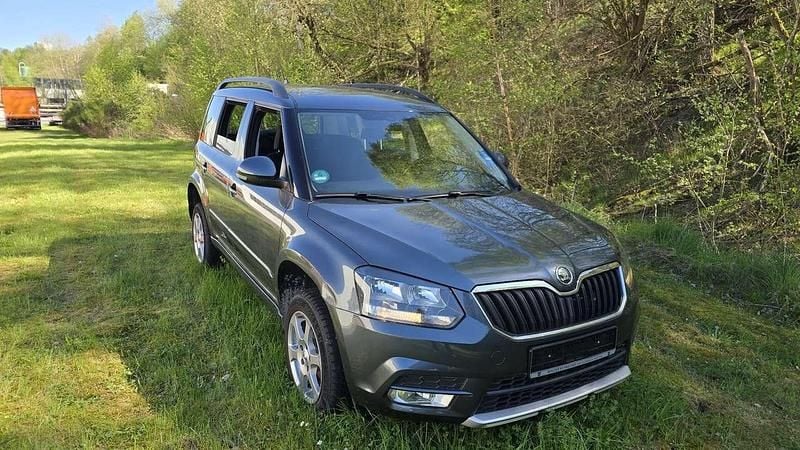 Grau Gebraucht 2014 Skoda Yeti Ambition SUV | 9.400 € (Superpreis) - Bild 1/4