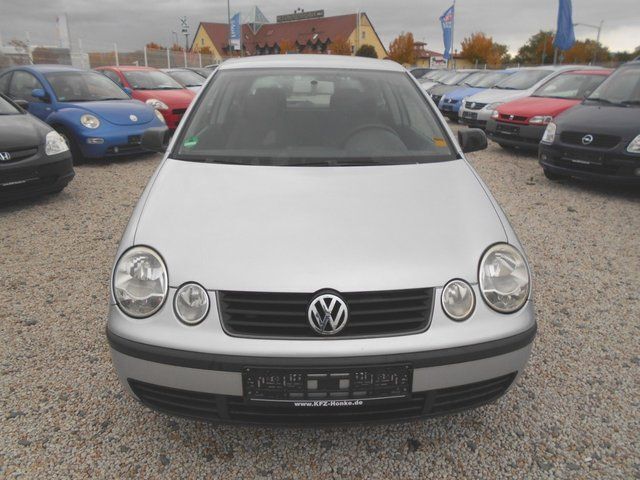 Gebraucht VW Polo 64 PS (47 kW) 2002 Silber metallic Limousine