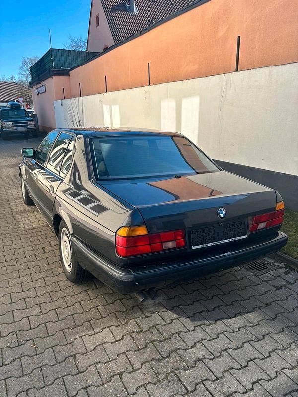 Gebraucht BMW 730 188 PS (138 kW) 1990 Schwarz Limousine