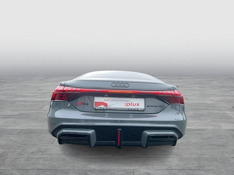 Gebraucht Audi e-tron GT quattro Ambiente 570 kW (775 PS) 2024 Grau Limousine