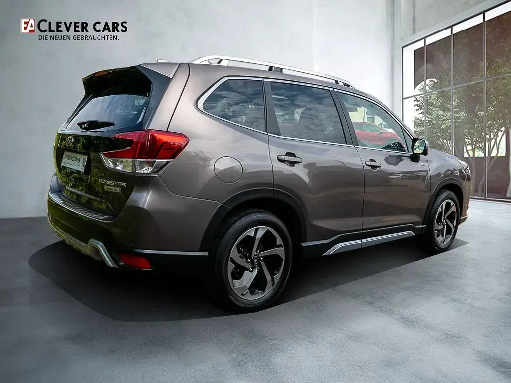 Gebraucht Subaru Forester Platinum 150 PS (110 kW) 2023 Gold SUV