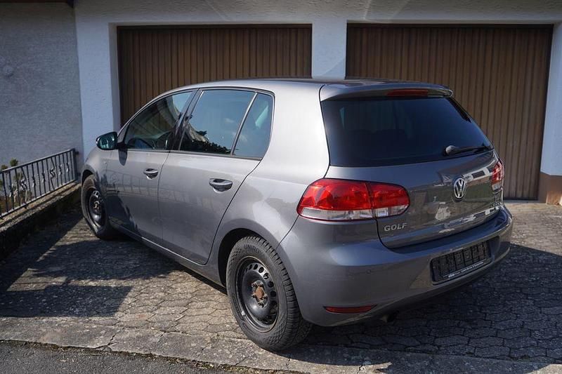 Gebraucht VW Golf VII Match 105 PS (77 kW) 2012 Grau Limousine