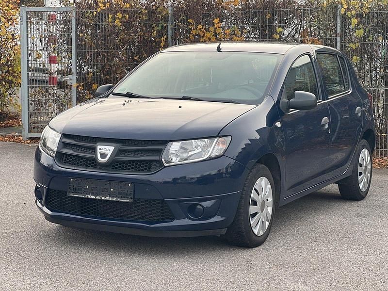 Blau Gebraucht 2015 Dacia Sandero Limousine | 3.999 € (Fairer Preis) - Bild 1/4