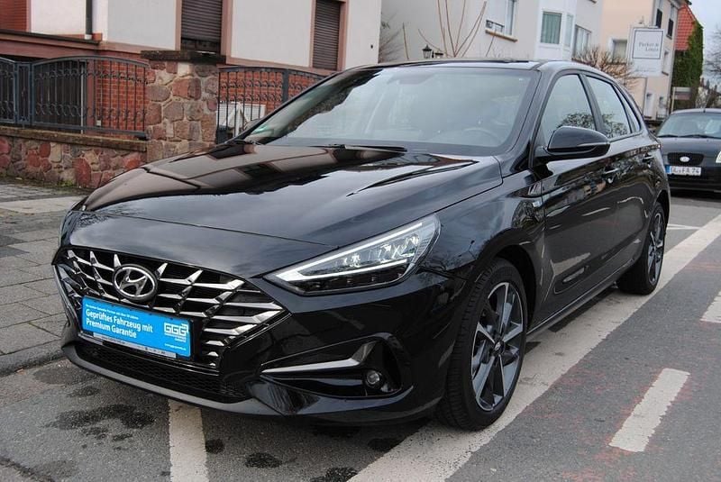 Gebraucht Hyundai i30 Trend 160 PS (117 kW) 2023 Schwarz Limousine