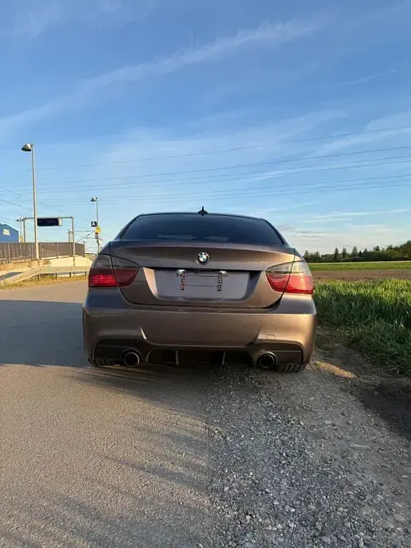 Gebraucht BMW 325 M Sport 197 PS (144 kW) 2007 Grau Limousine