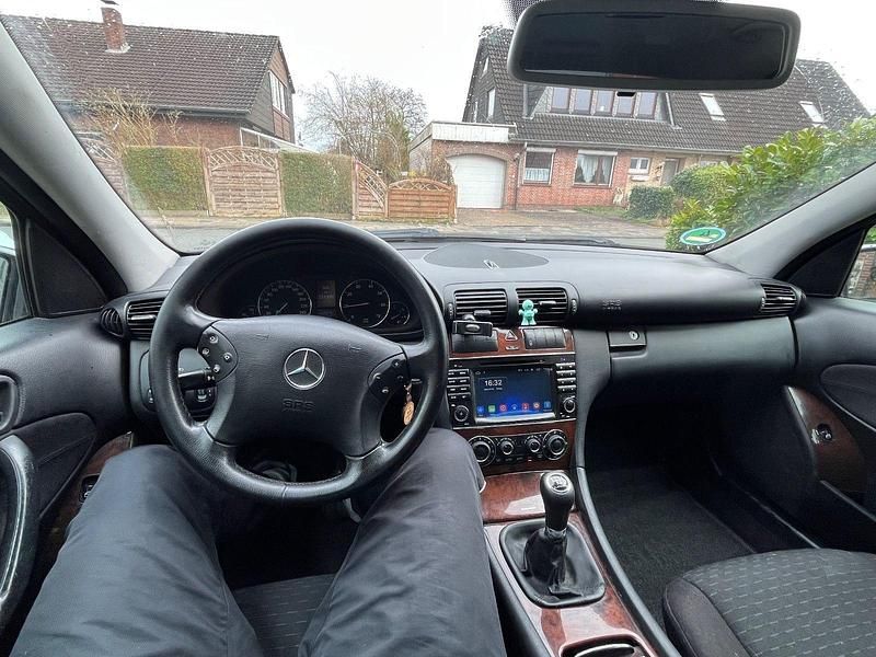 Gebraucht Mercedes C180 Elegance 143 PS (105 kW) 2005 Schwarz Limousine