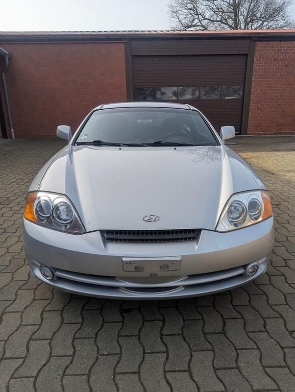 Gebraucht Hyundai Coupé 143 PS (105 kW) 2004 Silber Coupé